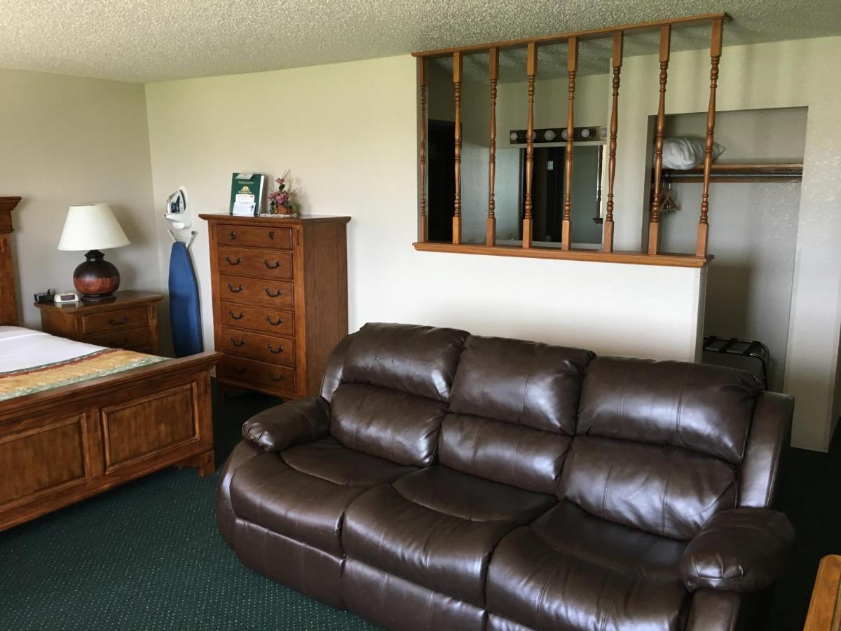 Cassville Four Seasons Inn & Suites ภายนอก รูปภาพ
